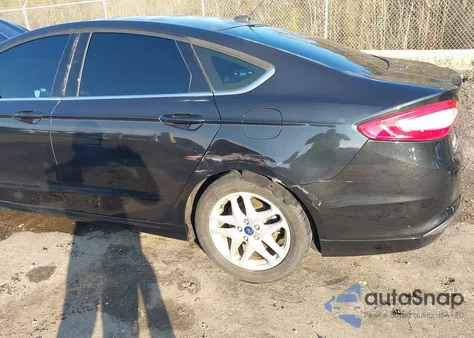 2015 Ford Fusion Se z USA, uszkodzony, nr VIN 1FA6P0H71F5107292